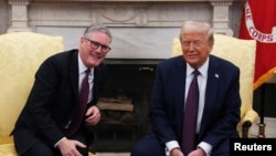 Kryeminstri britanik, Keir Starmer, dhe presidenti amerikan, Donald Trump, gjatë takimit të tyre në Zyrën Ovale. Fotografi nga arkivi. 
