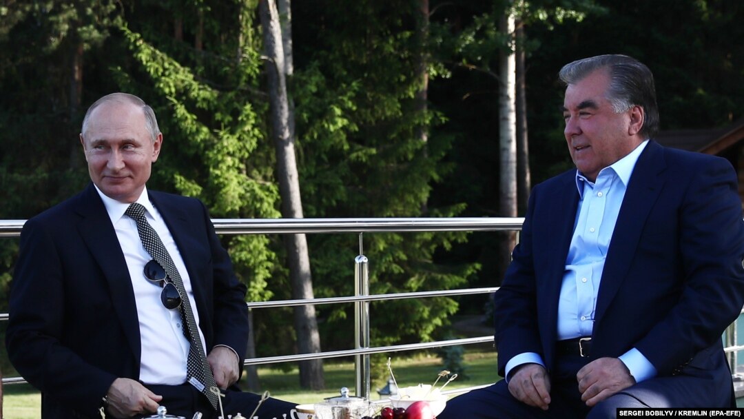 Орусиянын президенти Владимир Путин жана Тажикстандын президенти Эмомали Рахмон. Архив.