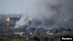 Дим після обстрілу території біля Донецького аеропорту, 9 жовтня 2014 року