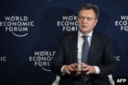 Premierul Recean, în timpul interviului pentru AFP, Davos, 22 ianuarie.