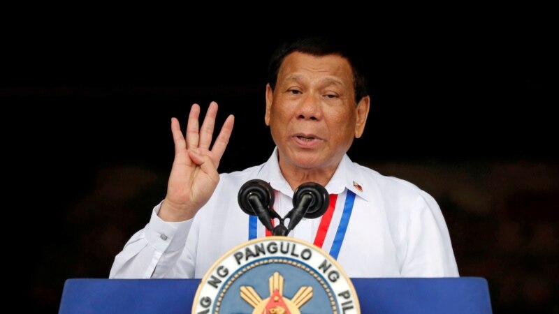 Претседателот на Филипини сега ќе се кандидира за потпретседател