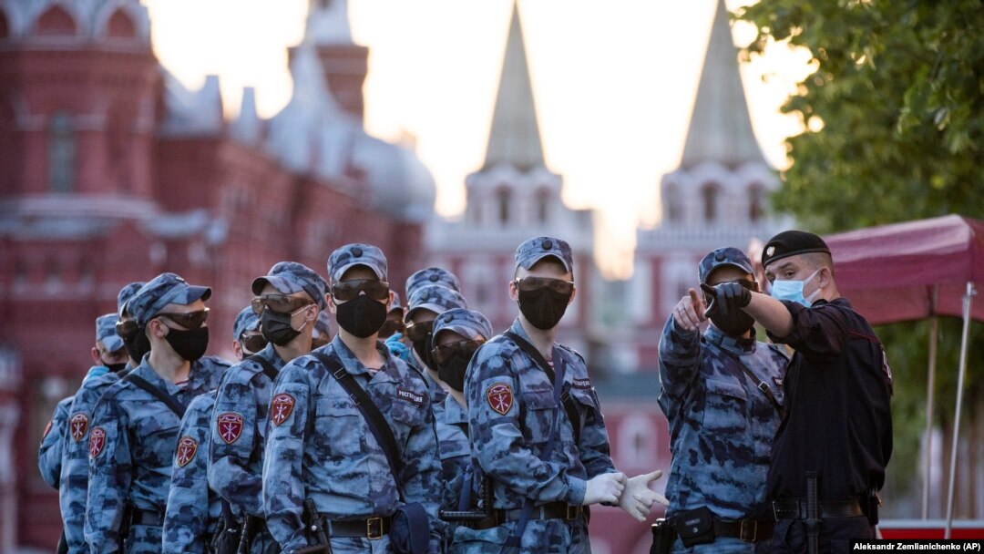 Membrii ai Gărzii Naționale din Rusia