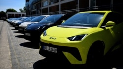 În 2025, compania BYD a intrat pe piața din România. În doar câteva luni, a vândut deja aproape o mie de mașini. 