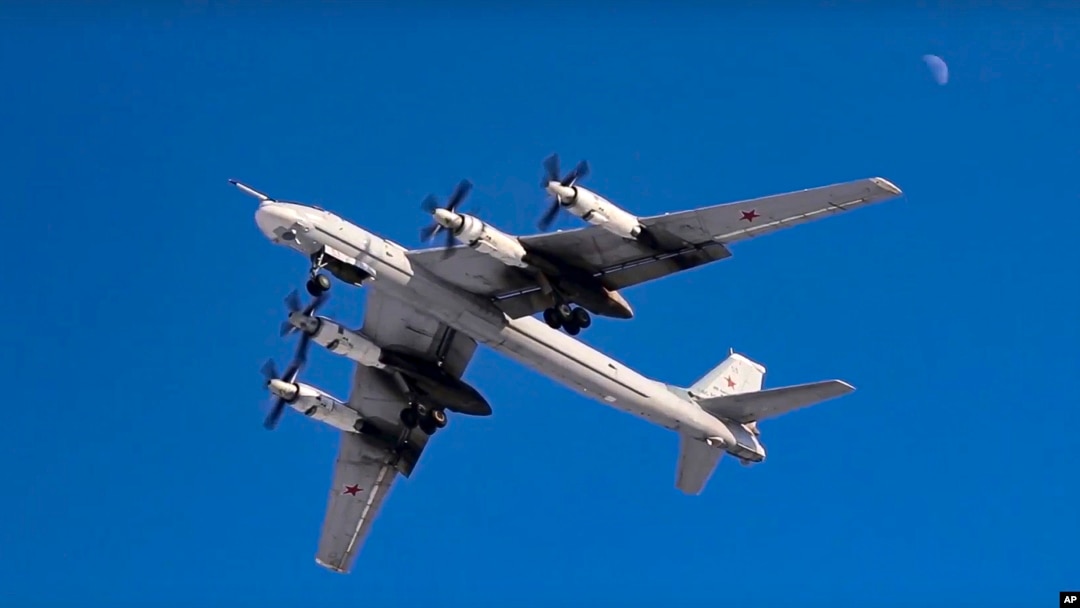 Bombardierul strategic Tu-95MS al Forțelor Aeriene Ruse în timpul unei misiuni din 15 februarie 2023.