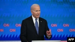 Observatorii spun că președintele Joe Biden nu a reușit să contracareze eficient afirmațiile falsă făcute de Donald Trup în timpul dezbaterii prezidențiale de la CNN.