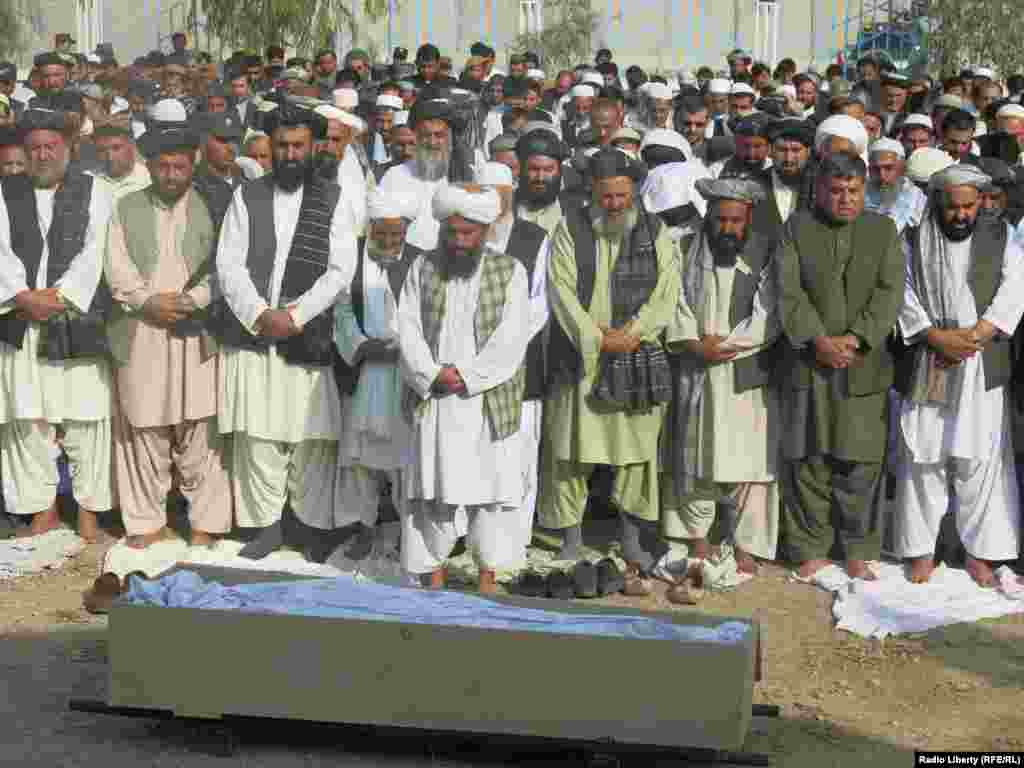 په کندهار کې د وژل شوی مرستیال والي عبدالقدیم پتیال د جنازې لمونځ کېږي 