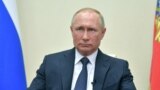 Владимир Путин во время обращения к гражданам России из Ново-Огарево 