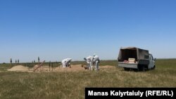 Коронавирустан қайтыс болғандардың зираты. Алматы облысы, Қараой ауылы маңы. 25 мамыр 2020 жыл.