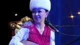 Айнұр Тұрсынбаева, айтыскер ақын. Шымкент, 16 наурыз 2012 жыл.