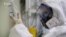 Coronavirus: Rusia pedepsește presa independentă pentru „FAKE NEWS”, dar televiziunile de stat dezinformează zilnic