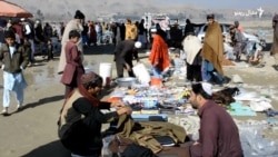 خوستوال اوونیزو مېلو کې د بازار پرتله په ارزانه بیه شیان اخلي