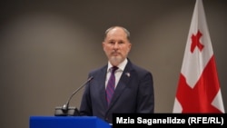 საქართველოს ხელისუფლებას ევროკავშირმა ვადა 31 აგვისტომდე მისცა დემოკრატიულ დღის წესრიგთან დასაბრუნებლად, რაც მოხსნის უვიზო რეჟიმის გაუქმების რისკს. 