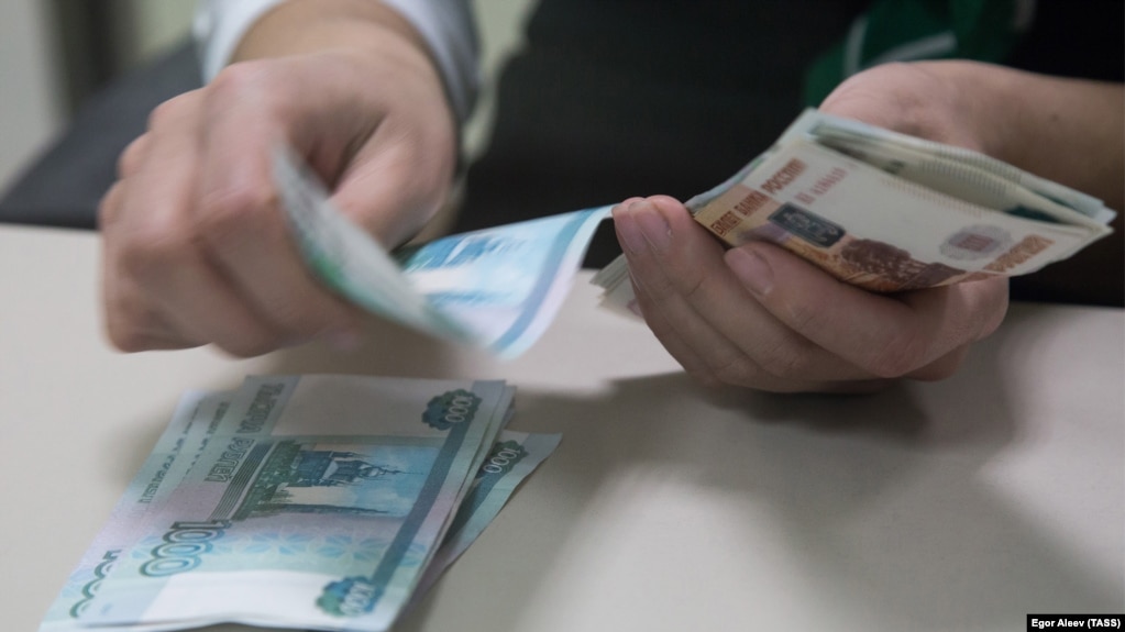 24 травня міністерство фінансів США вирішило не продовжувати ліцензію, яка дозволяє Росії провадити виплати для обслуговування зовнішнього боргу
