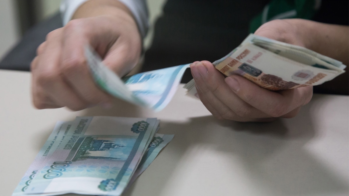 Rosstat “clarified” the data – and the real salaries of Russians increased by 13%