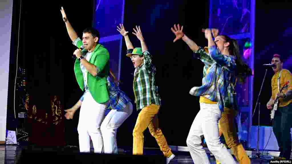 Данир Сабиров биючеләр белән