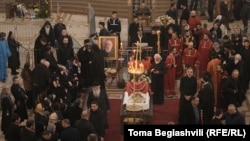 ილია მეორეს დღეს სიონის ტაძარში დაკრძალავენ