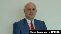 Среди мигрантов немало людей с высшим образованием и не одним, они искренне любят Абхазию и кроме пользы ничего принести нам не могут, уверен руководитель миграционной службы Алексей Аджинджал