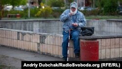 Уряд зберіг вимоги соціального дистанціювання, маскового режиму, регулярної дезінфекції рук та дотримання протиепідемічних заходів