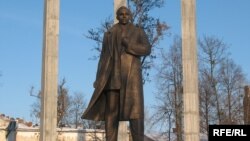 Памятник Степану Бандере во Львове