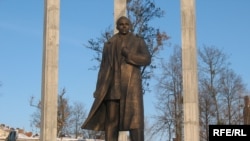 Ukraine - The new statue of Stepan Bandera in Lviv, 04Feb2010