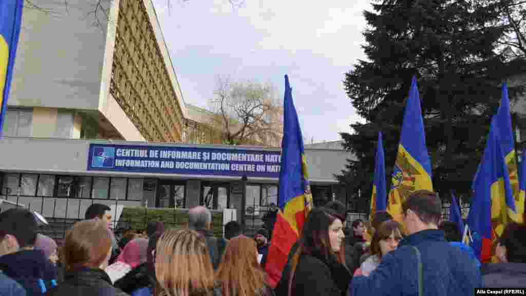 La Centrul de documentare și informare NATO