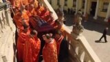 Блаженнішого Любомира Гузара провели в останню путь оплесками (відео)