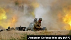 Артиллерийский залп армии обороны Нагорного Карабаха. 28 сентября 2020 года. 