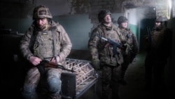 Подготовка бывших украинских заключенных перед отправкой на фронт