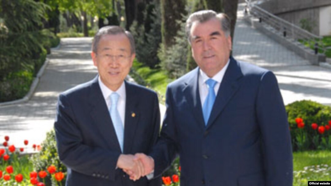 Tajikistan - President Rahmon of Tajikistan met with UN General Secretary Pan Gi-Moon, Dushanbe, 05Apr2010