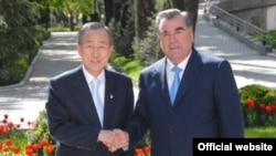 Tajikistan - President Rahmon of Tajikistan met with UN General Secretary Pan Gi-Moon, Dushanbe, 05Apr2010