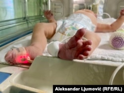 Jedna od prijevremeno rođenih beba na centru za neonatologiju