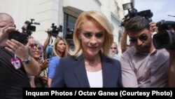 Gabriela Firea părăsește sediul Parchetului General, unde a fost audiată în cazul protestului din 10 august, București, 4 septembrie 2018