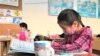 В Казахстане школьникам разрешат ходить на уроки без формы