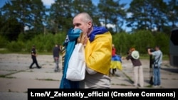 Орусиянын туткунунан бошотулган украиналык аскер. 2026-жылдын 26-июну.