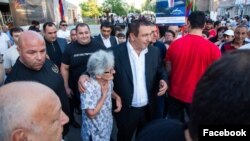 Armenia - Gagik Tsarukian (C), the leader of the opposition Prosperous Armenia Party, holds an election campaign rally in Nor Hachn, June 7, 2021.