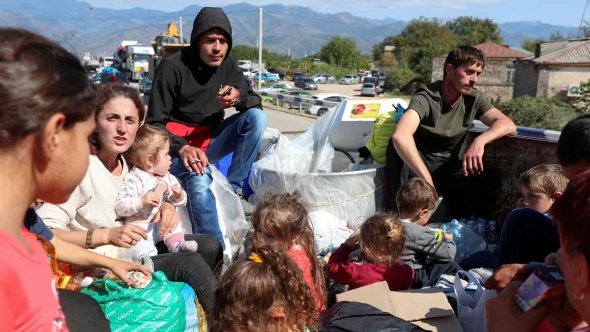 Family Returning to Artsakh Despite the Uncertainity That Awaits Them