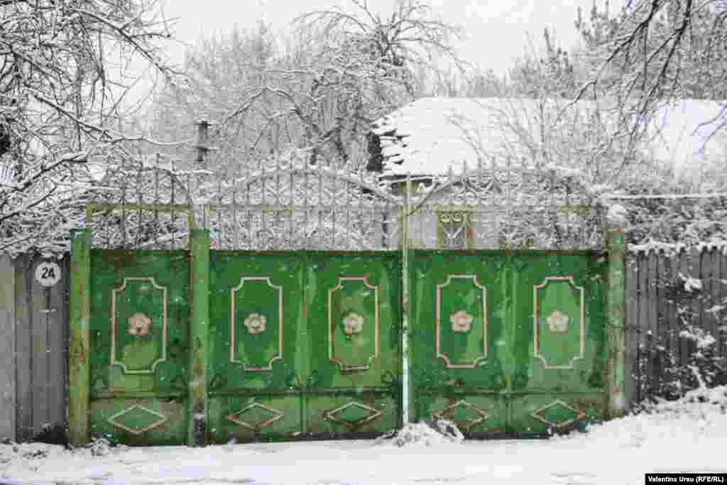 Moldova - people and places in Ciuciuleni, H&#226;ncești