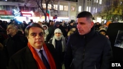 Асен Василев и Ивайло Мирчев по време на протеста в София