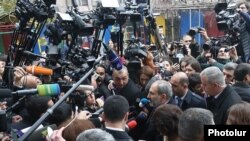 Armenia - Prime Minister Nikol Pashinian speaks to journalists outside a polling station in Yerevan, December 9, 2018.