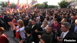 Armenia - Residents of Ararat attend an opposition rally, 3Oct2014.