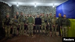 Președintele ucrainean Volodimir Zelenski a vizitat trupele din prima linie, din zona Zaporojie, Ucraina, 27 martie 2023.