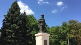 Moldova -- Ștefan Vodă, monumentul lui Ștefan cel Mare la Ștefan Vodă, 18Jul 2020