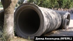 У Святошинському районі столиці на проїжджу частину стався витік холодної води