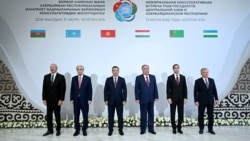 Орталық Азия және Әзербайжан президенттері Шолпан-Атадағы  бейресми консультативті кездесуде. 31 шілде 2026 жыл.