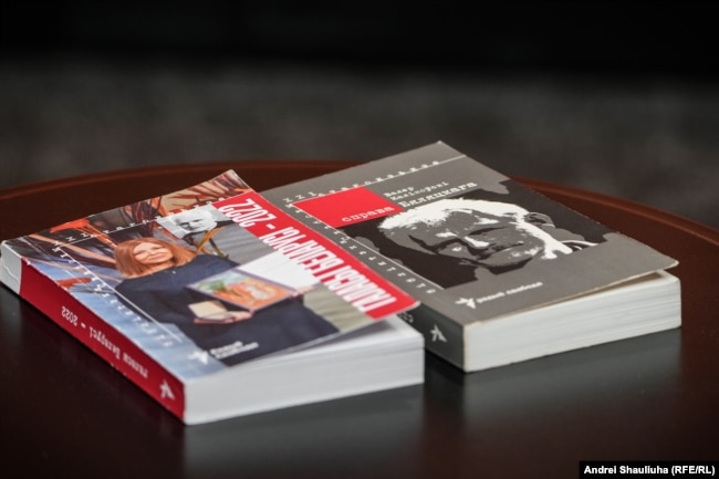 Кнігі «Бібліятэкі Свабоды». «Справа Бяляцкага» і «Галасы Беларусі — 2022»