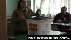 Foto ilustrim nga votimet e referendumit për planin e Qendrës në Shkup 