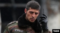 Бойовик угруповання «ДНР» Михайло Толстих («Гіві») біля Донецького аеропорту, 4 березня 2015 року