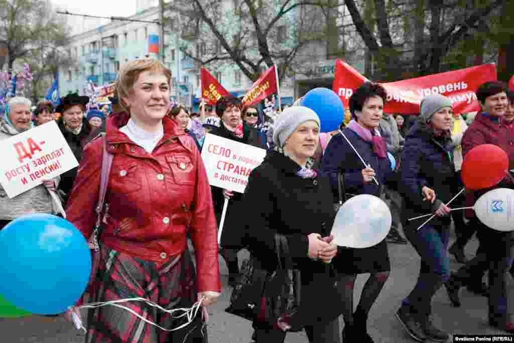 Первомайская демонстрация в Абакане, республика Хакасия