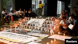 ვენესუელის პარლამენტის მიერ ამნისტიის კანონპროექტის პირველი მოსმენით მიღების შემდეგ, 5 თებერვალს პოლიტპატიმრების ნათესავებმა კარაკასის ერთ-ერთ იზოლატორთან აქცია-პიკეტი გამართეს