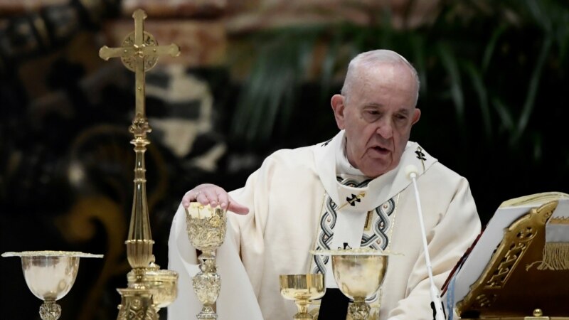 Папа Францішак павіншаваў зь Вялікаднем і заклікаў забясьпечыць людзей вакцынамі